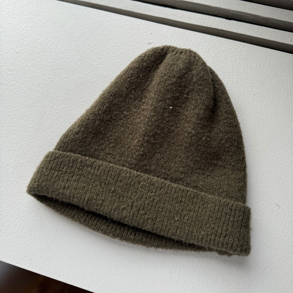 Brandy Melville beanie